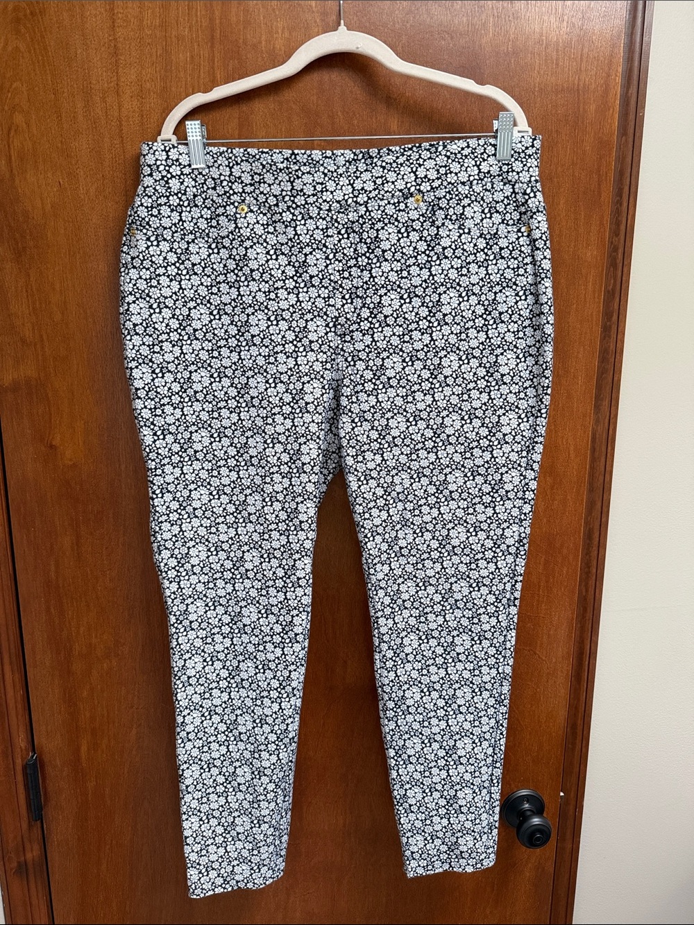 Michael Kors Black & White Floral Cropped Pants